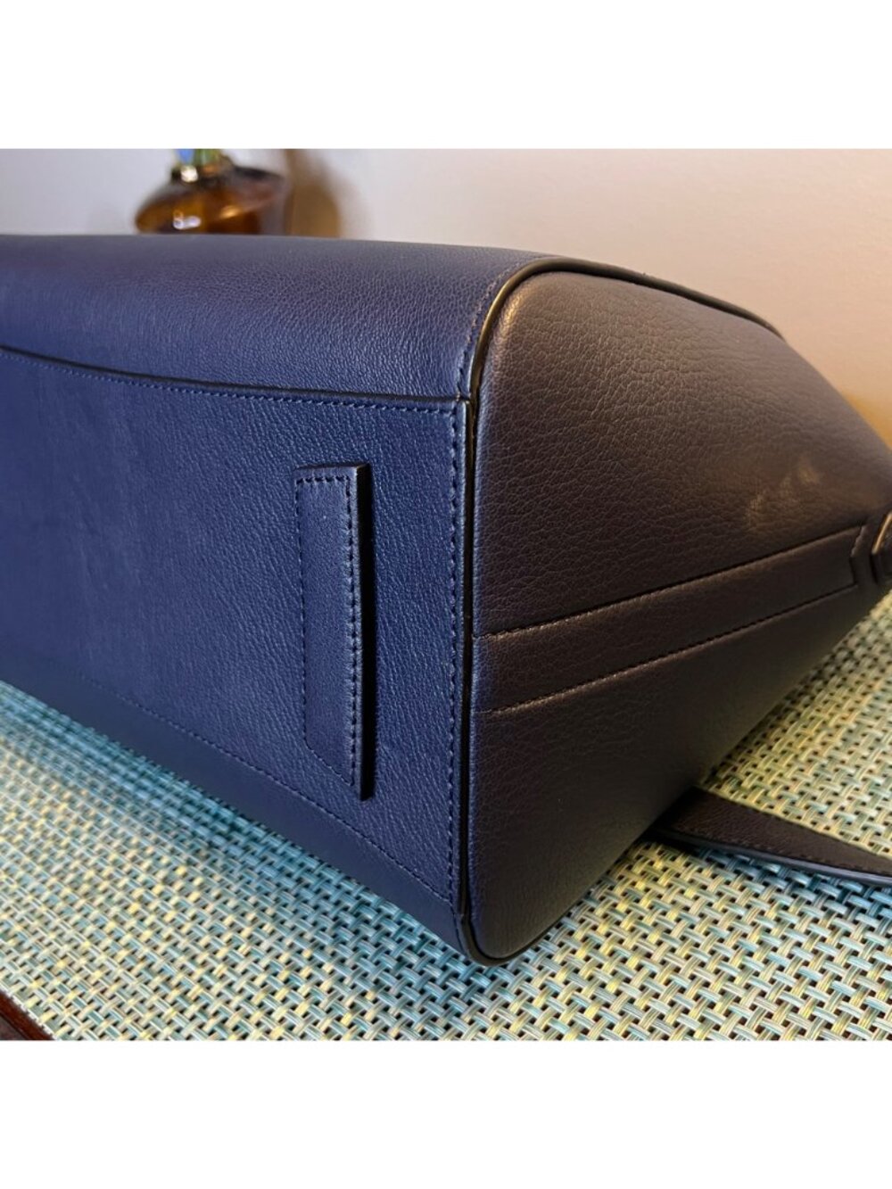 Givenchy Small Antigona Shoulder Bag Navy Goatskin Leather - Picture 9 of 14